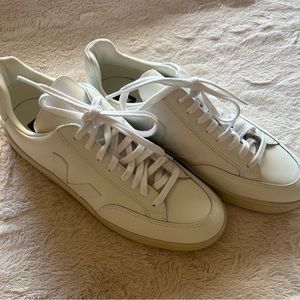 Men’s Veja US Size 10 in White on White